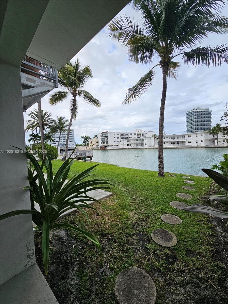 Bay Drive · #16 in Miami Beach - Photo 11