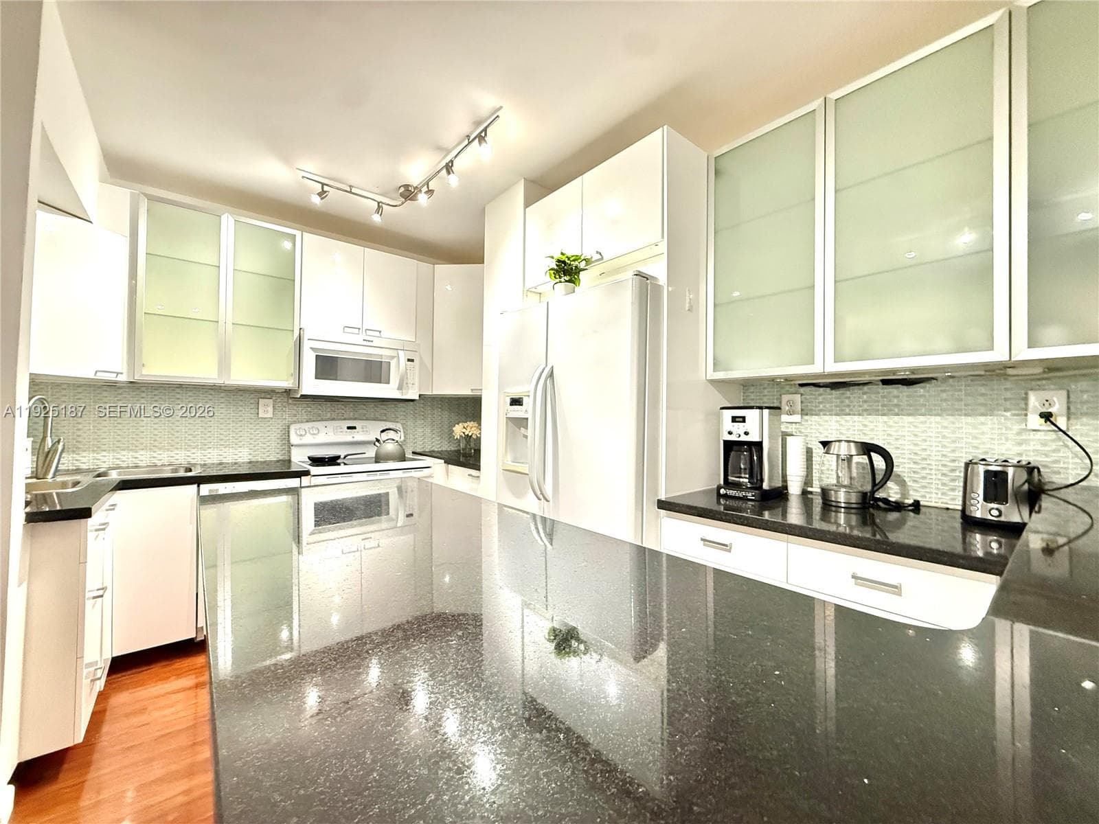 THE HEMISPHERES CONDO · #8N in Hallandale Beach - Photo 3