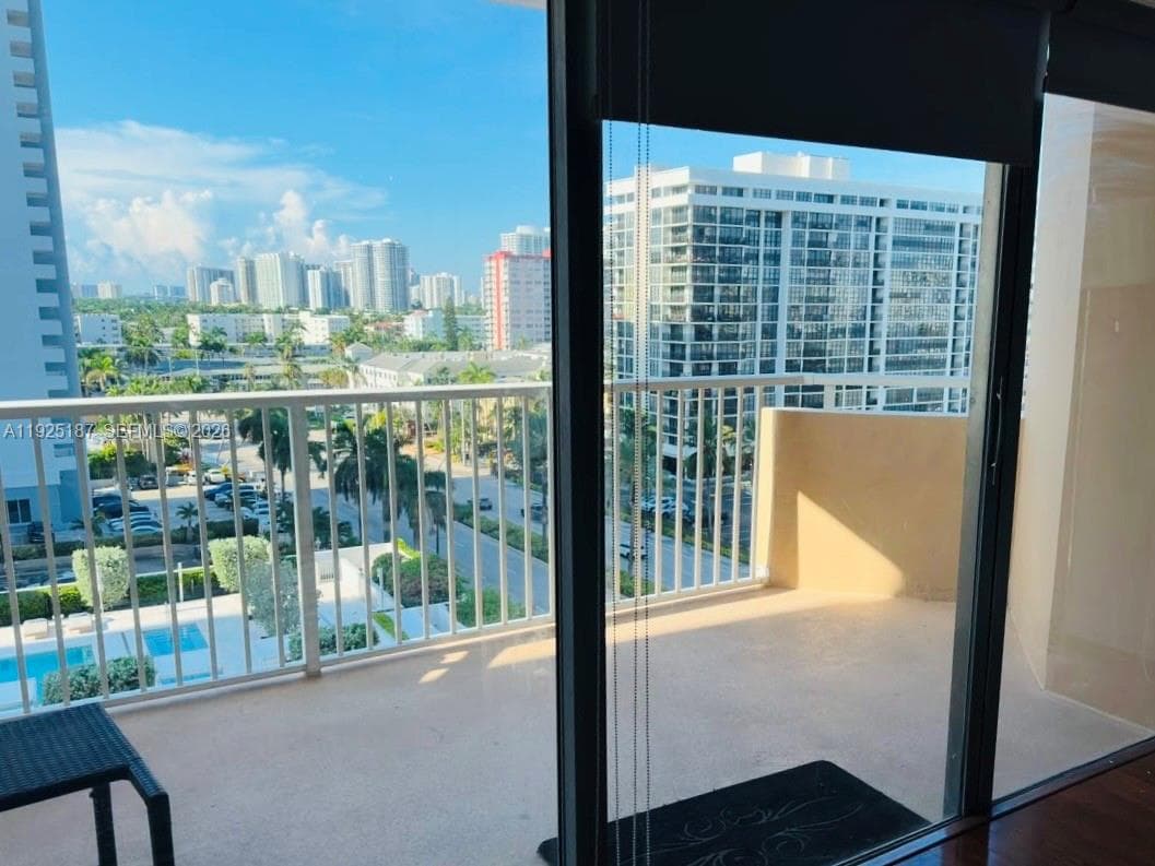 THE HEMISPHERES CONDO · #8N in Hallandale Beach - Photo 8