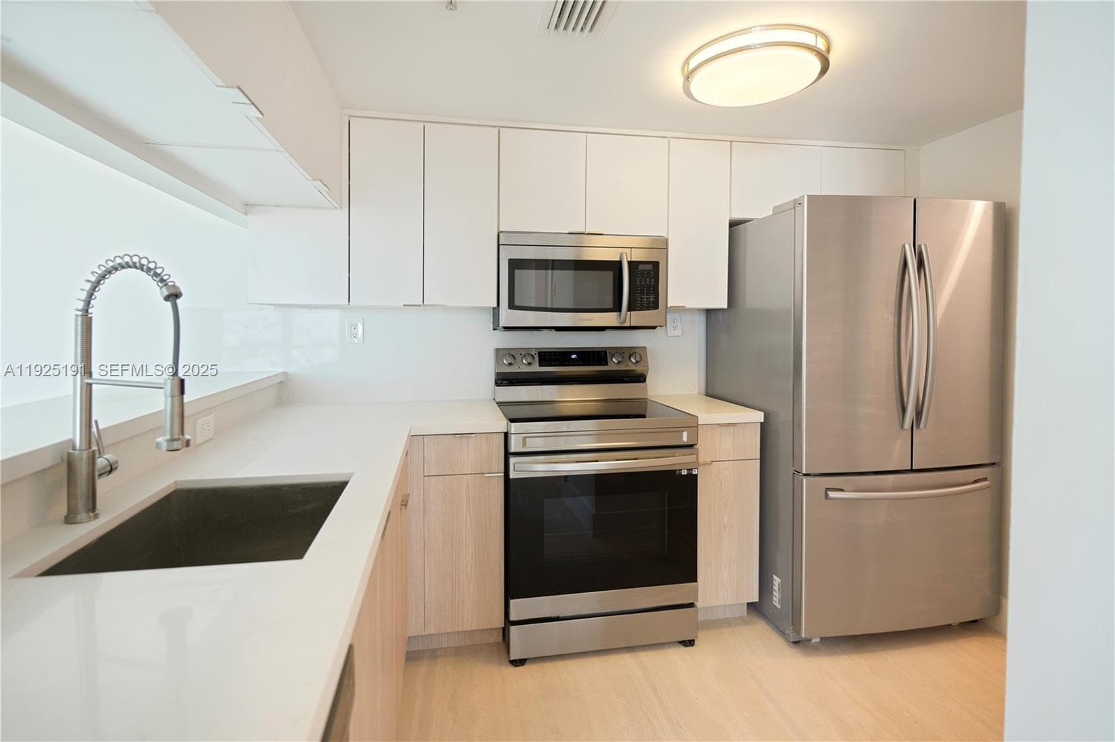 THE FLORIDIAN CONDO · #1404 in Miami Beach - Photo 5