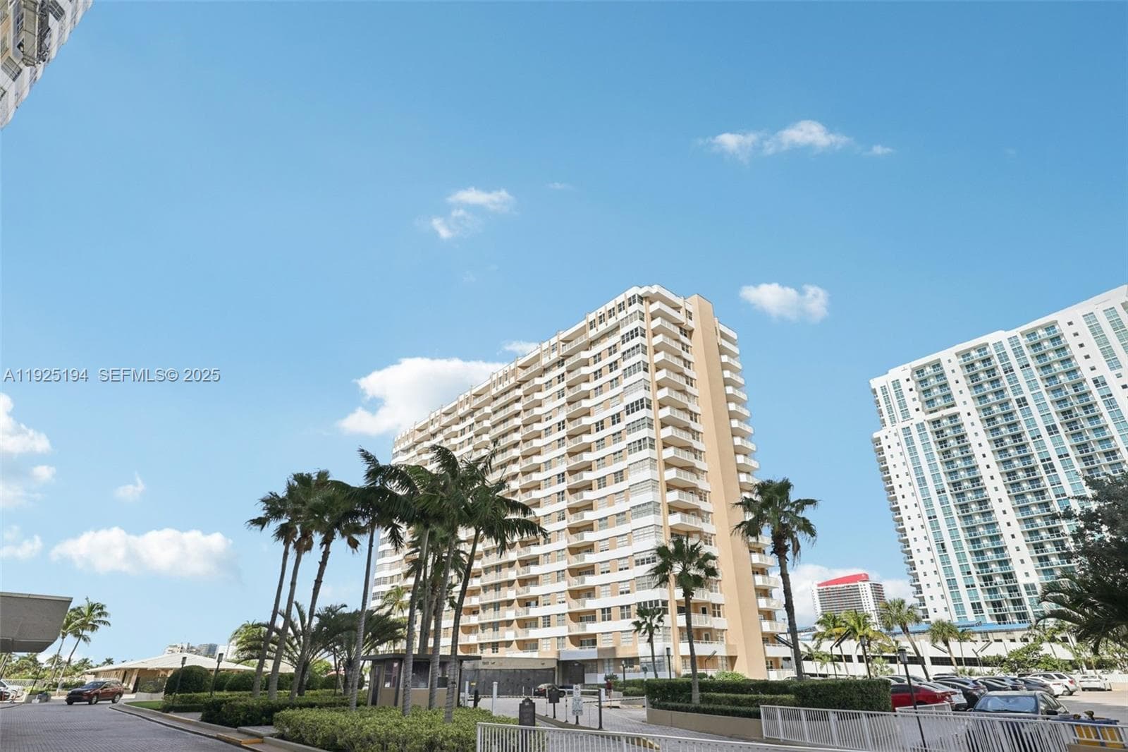 HEMISPHERES · #16A in Hallandale Beach - Photo 37