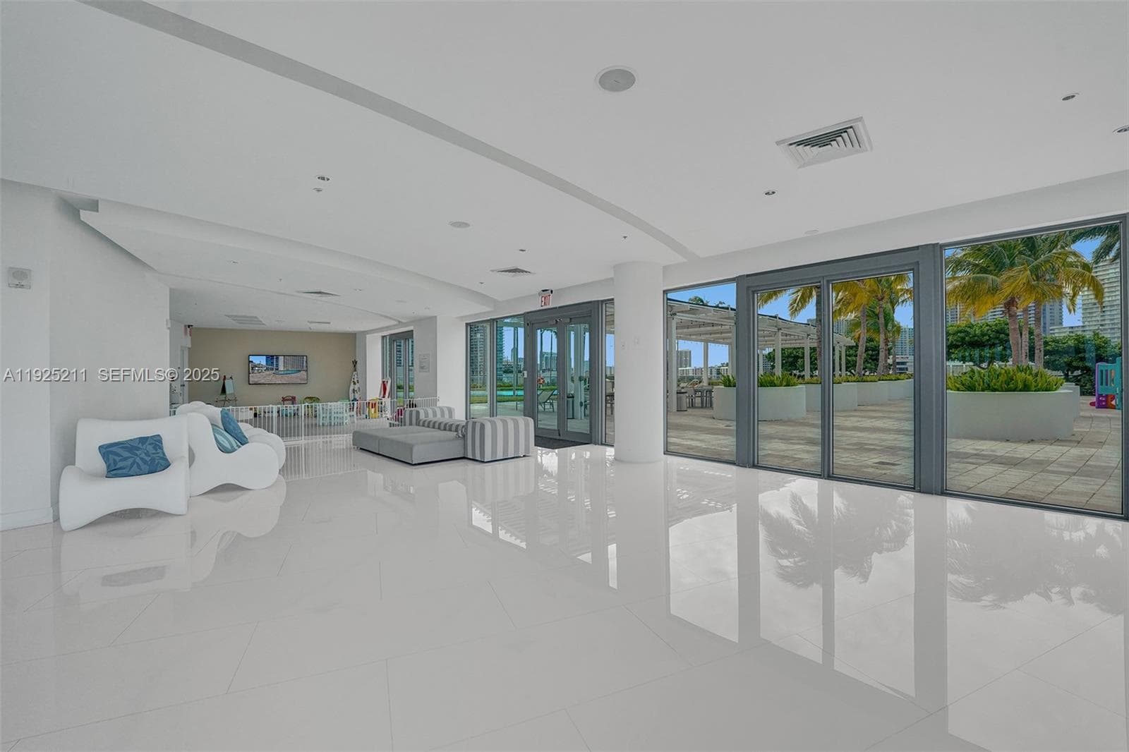 Blue Condominium · #811 in Miami - Photo 29