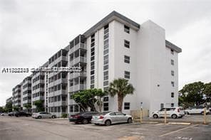WOODSIDE APTS CONDO · #A439 in North Miami Beach - Photo 1