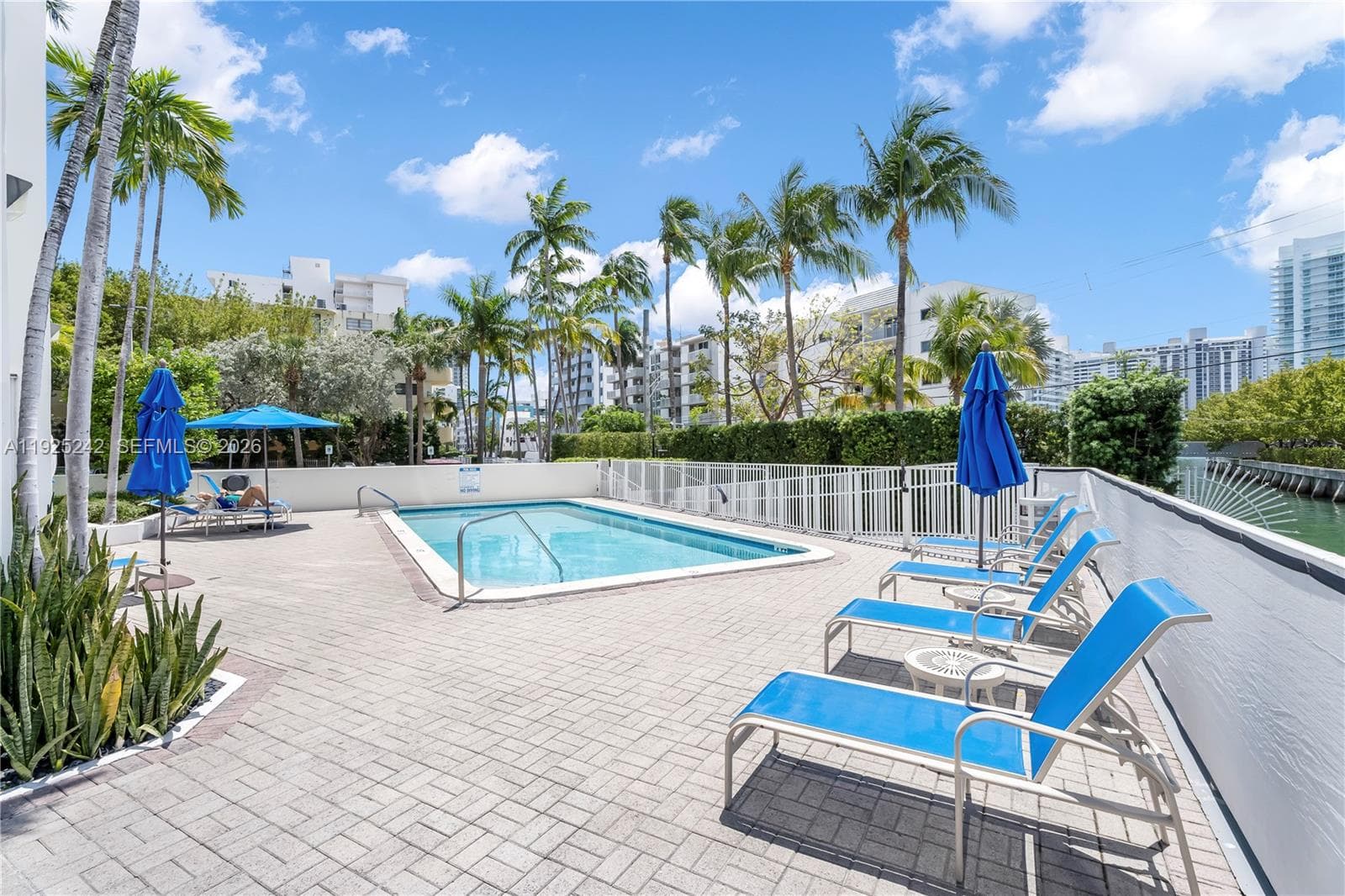 WEST BAY PLAZA CONDO · #401 in Miami Beach - Photo 17