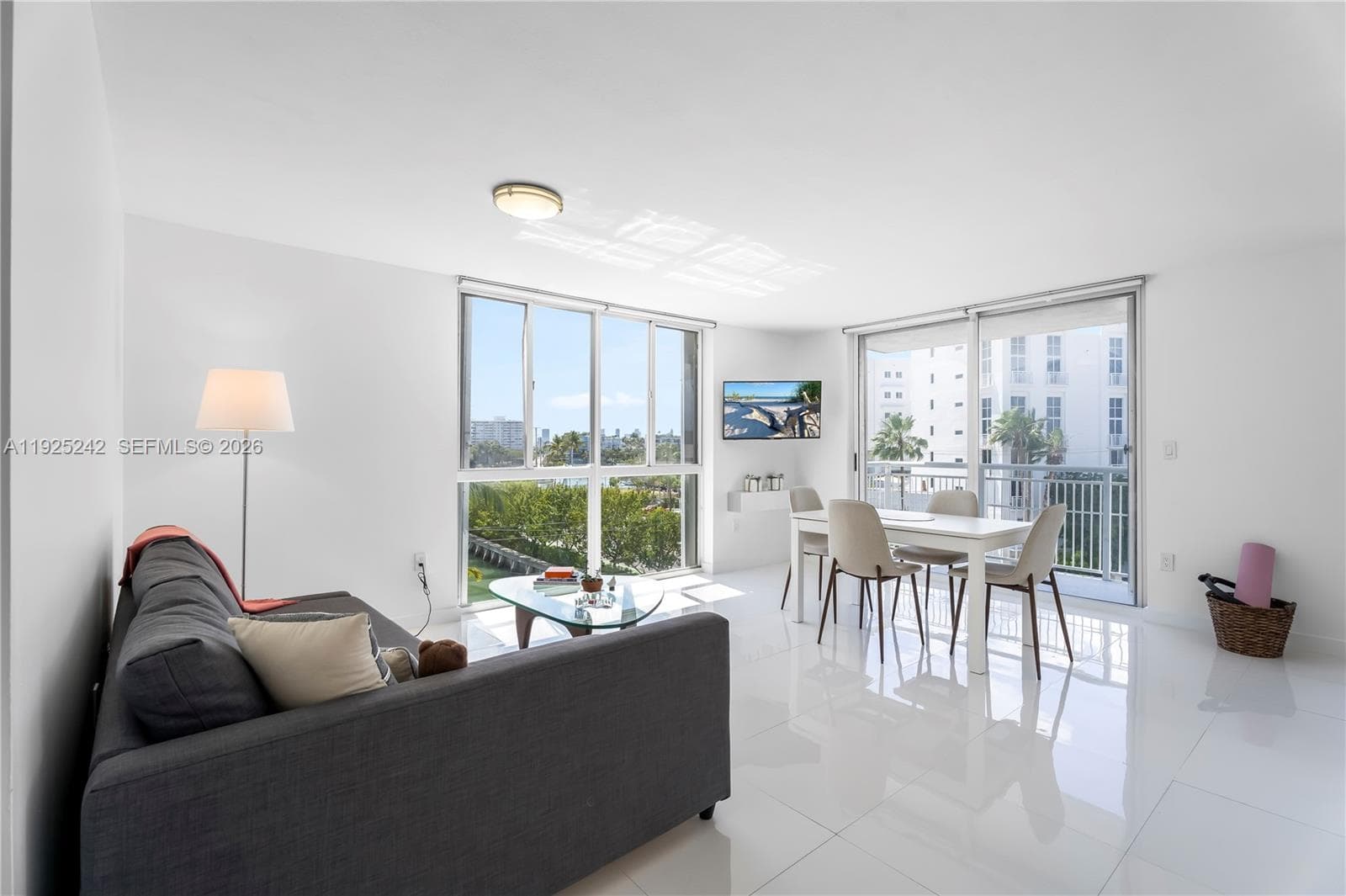 WEST BAY PLAZA CONDO · #401 in Miami Beach - Photo 3