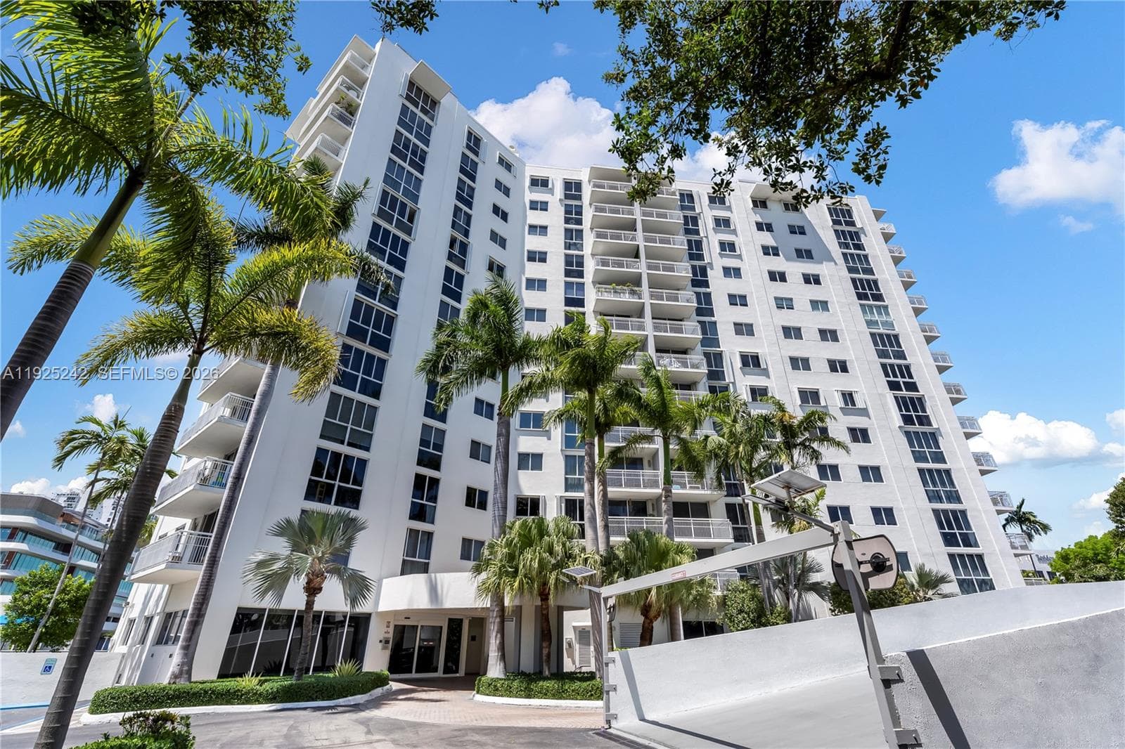WEST BAY PLAZA CONDO · #401 in Miami Beach - Photo 1