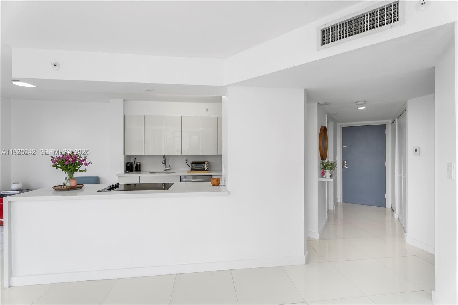WEST BAY PLAZA CONDO · #401 in Miami Beach - Photo 10