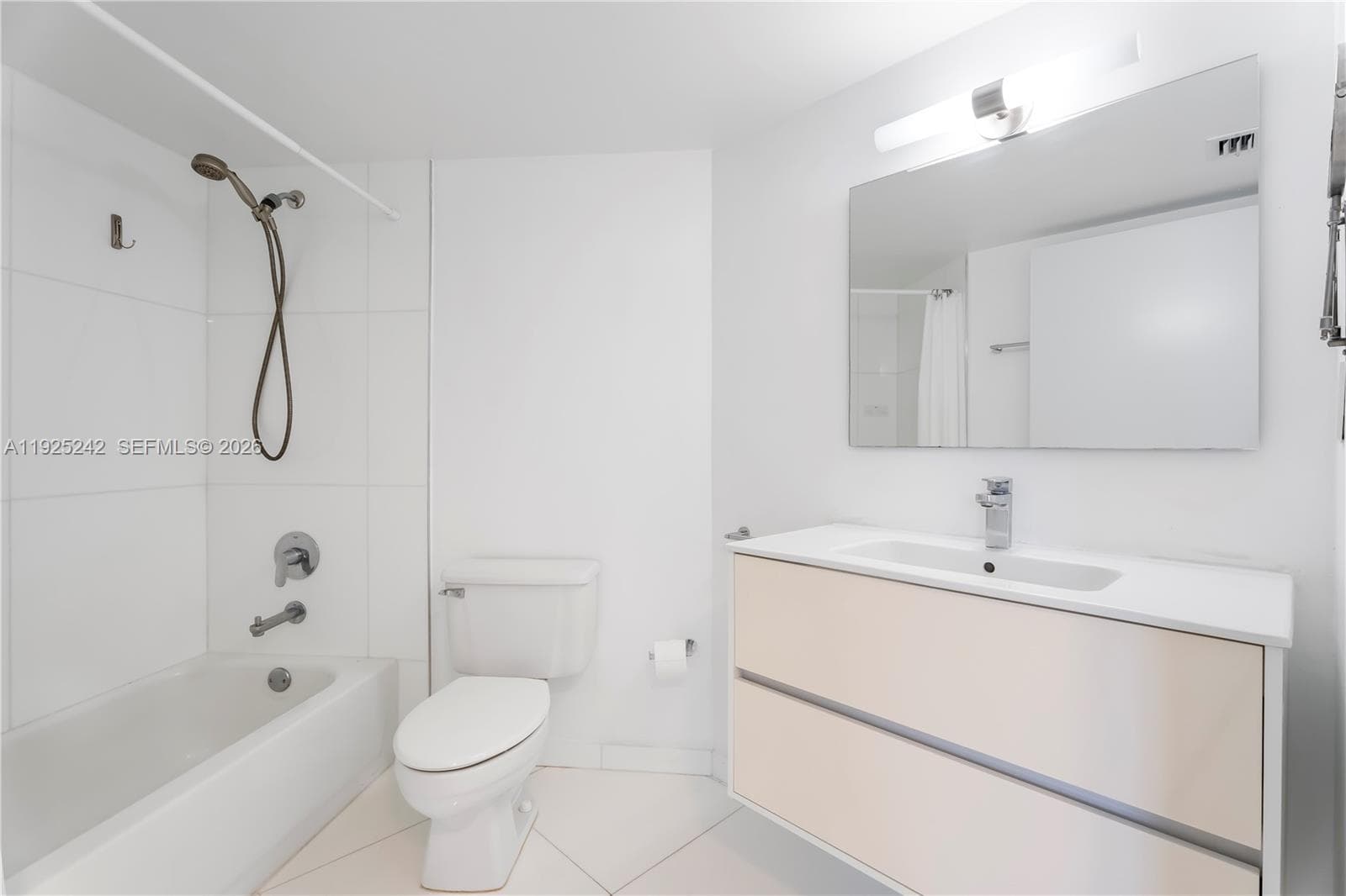 WEST BAY PLAZA CONDO · #401 in Miami Beach - Photo 15