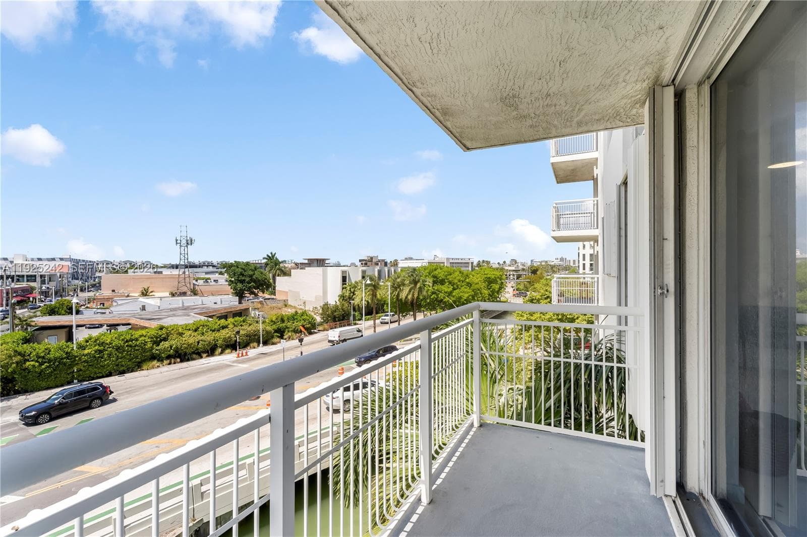 WEST BAY PLAZA CONDO · #401 in Miami Beach - Photo 8