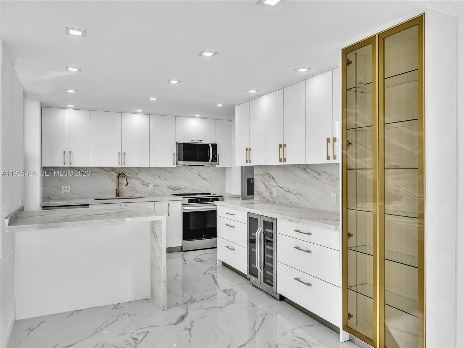 Winston Towers 300 · #712 in Sunny Isles Beach - Photo 13
