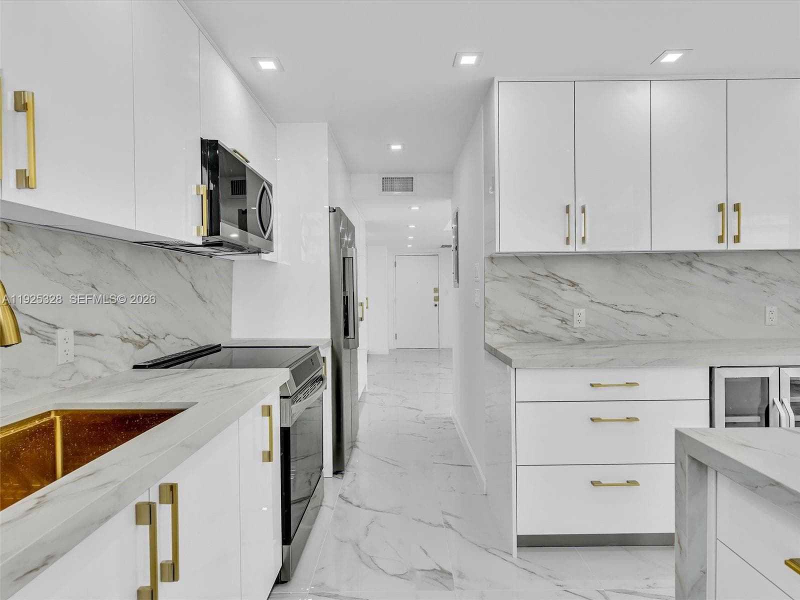 Winston Towers 300 · #712 in Sunny Isles Beach - Photo 17
