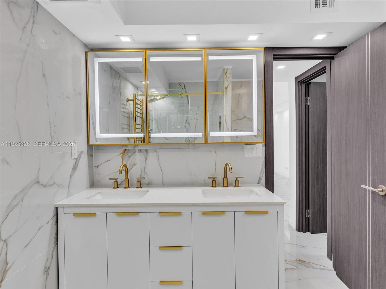 Winston Towers 300 · #712 in Sunny Isles Beach - Photo 26
