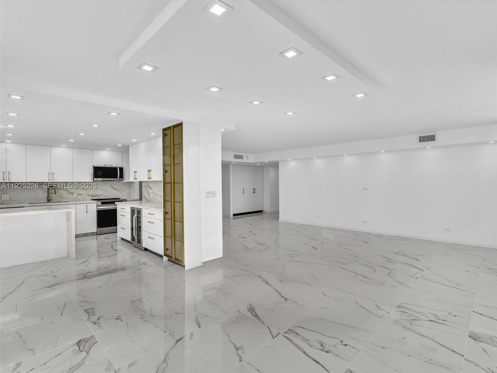 Winston Towers 300 · #712 in Sunny Isles Beach - Photo 1