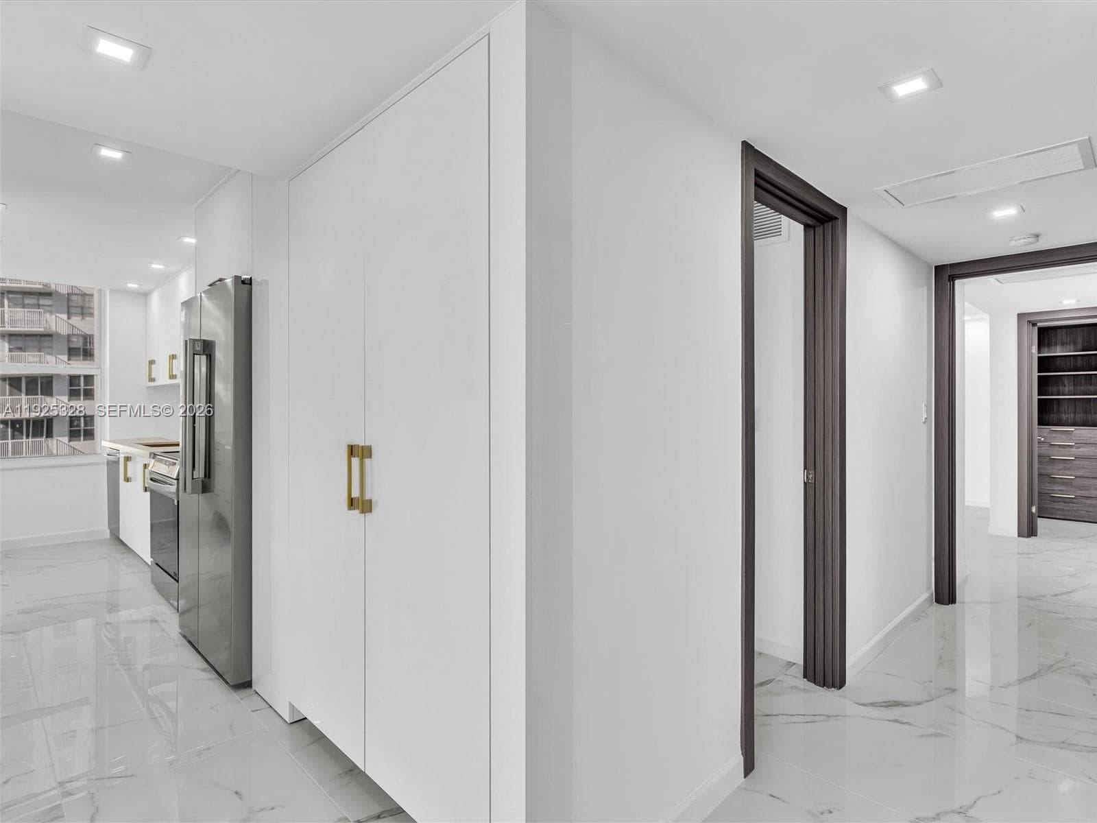Winston Towers 300 · #712 in Sunny Isles Beach - Photo 18