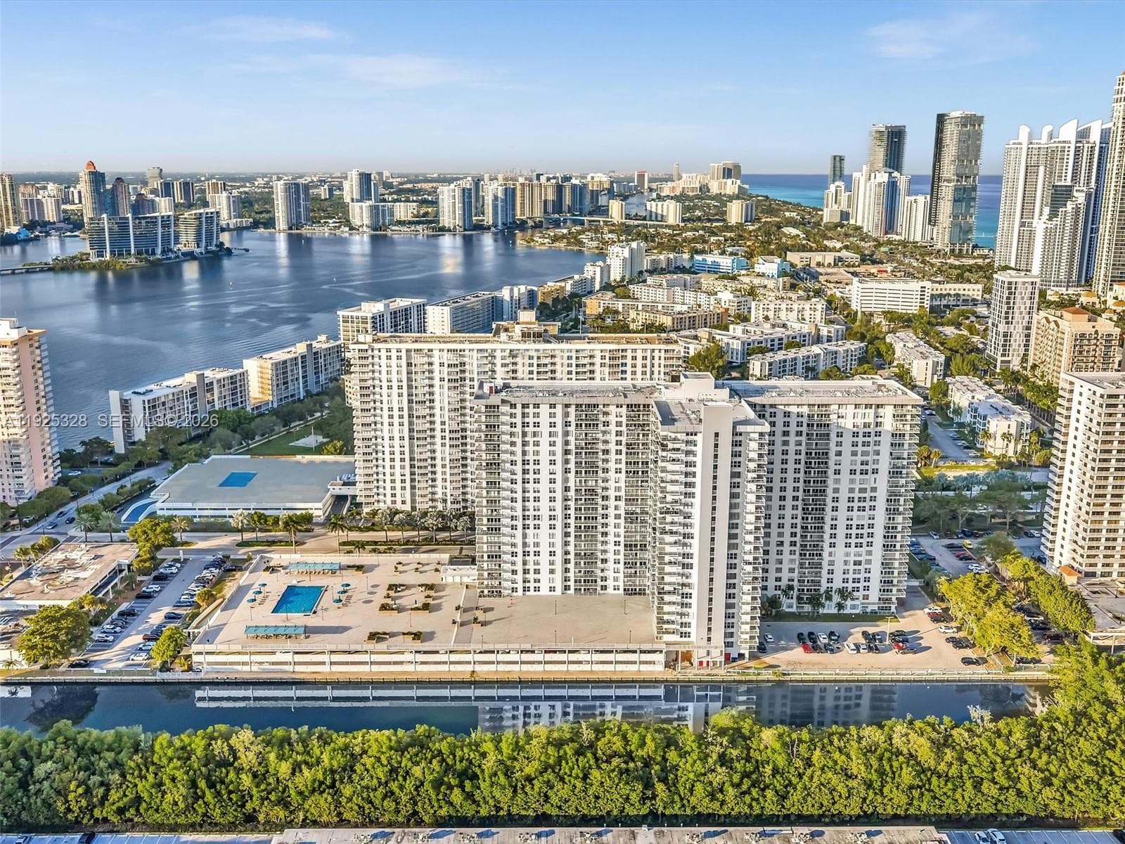 Winston Towers 300 · #712 in Sunny Isles Beach - Photo 50