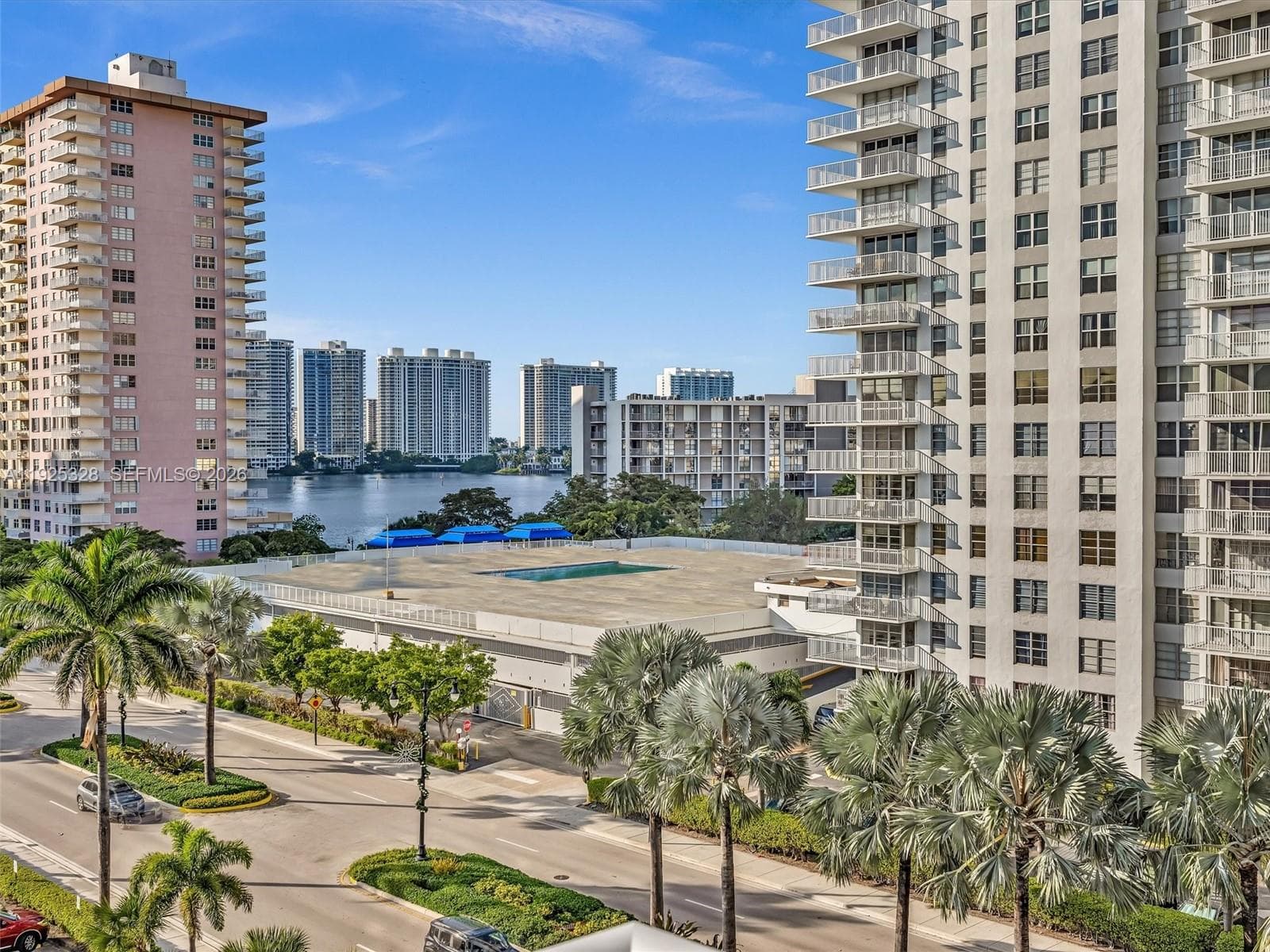 Winston Towers 300 · #712 in Sunny Isles Beach - Photo 37