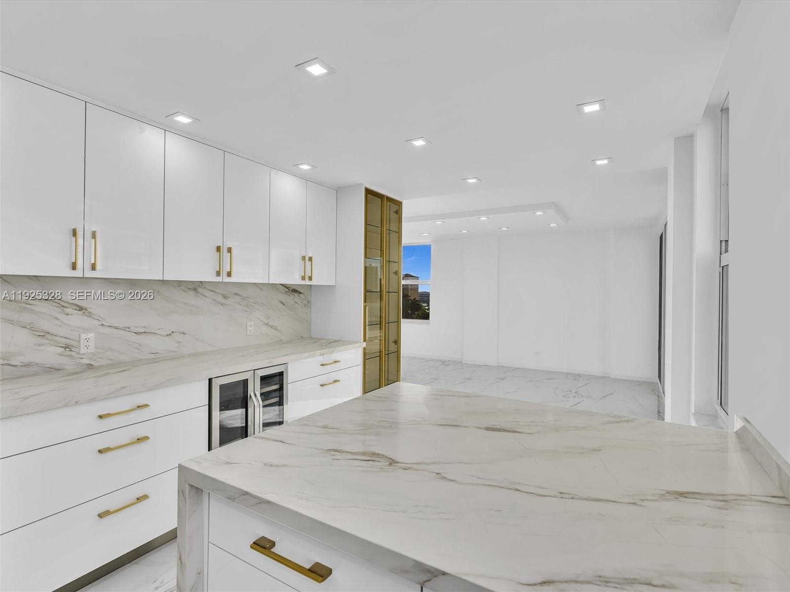 Winston Towers 300 · #712 in Sunny Isles Beach - Photo 15