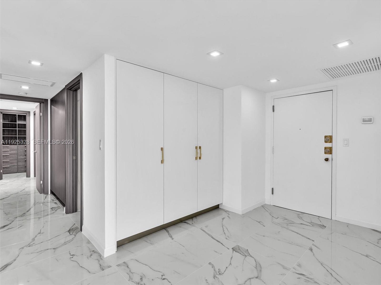 Winston Towers 300 · #712 in Sunny Isles Beach - Photo 19