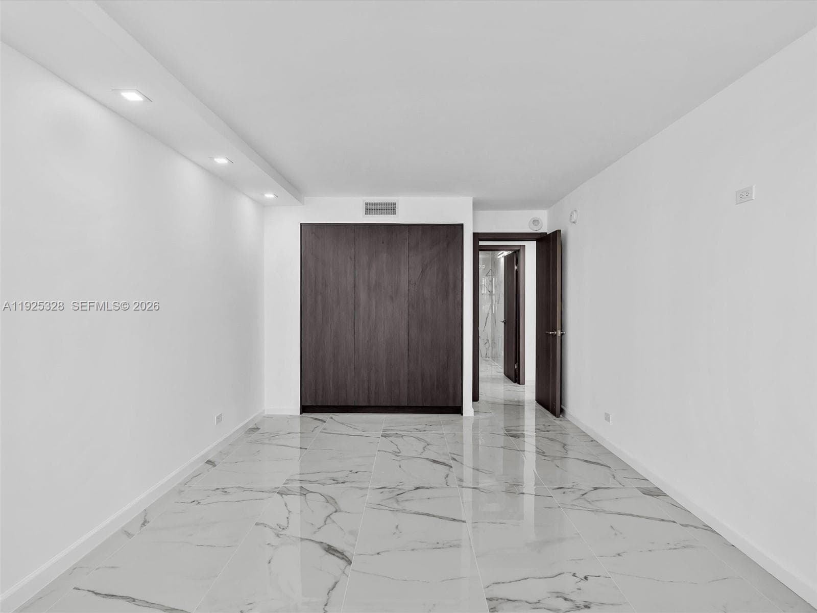 Winston Towers 300 · #712 in Sunny Isles Beach - Photo 29