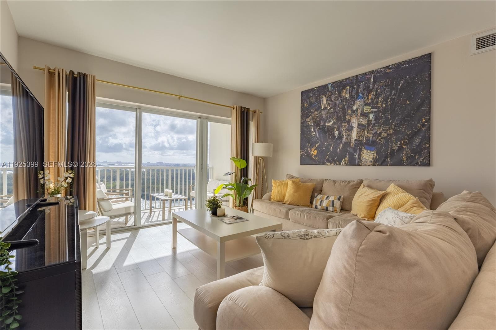 Arlen House · #2114 in Sunny Isles Beach - Photo 4