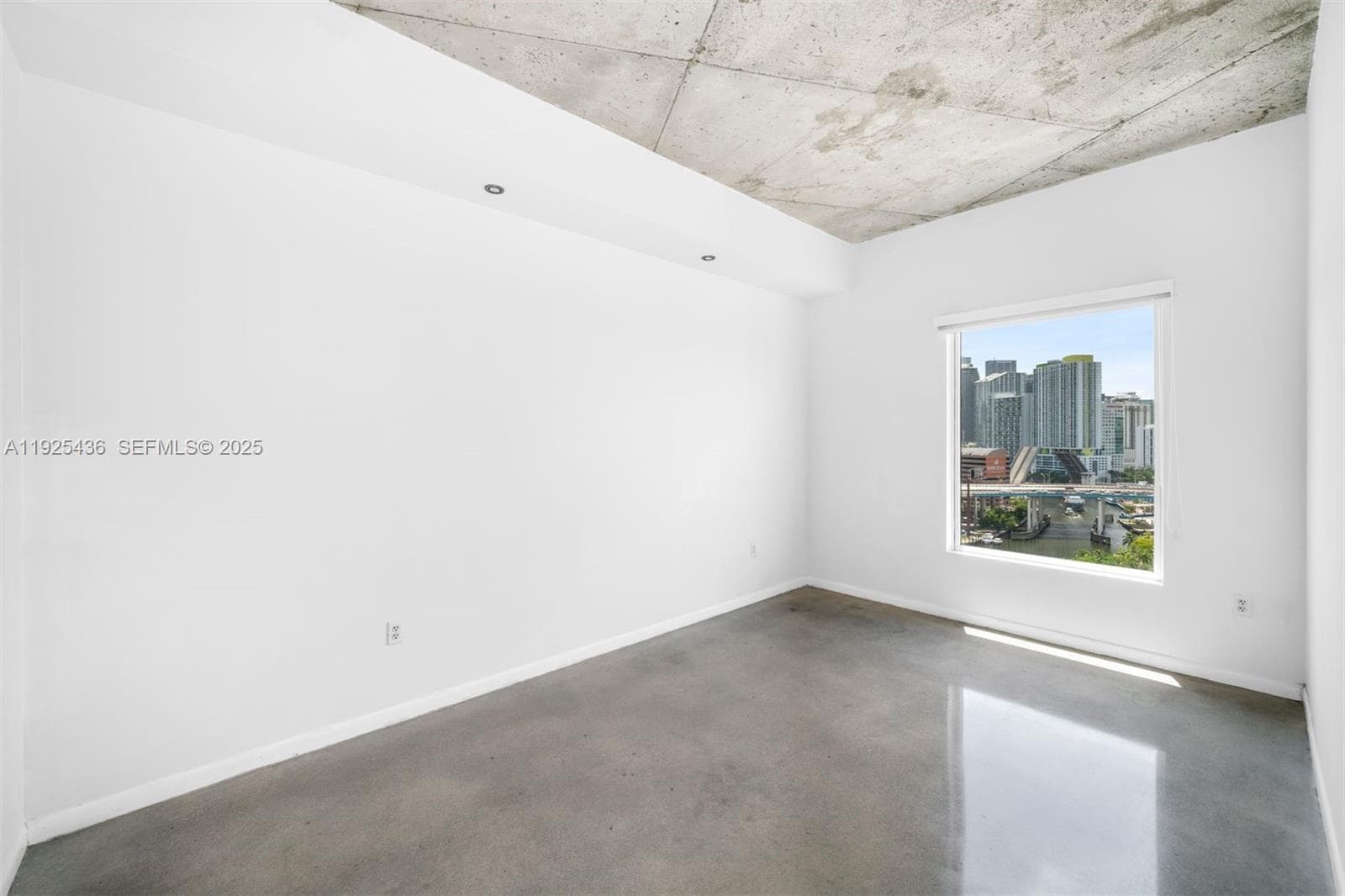 NEO CONDO · #1806 in Miami - Photo 15