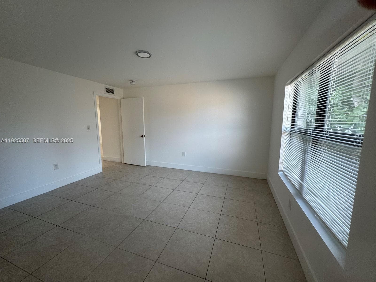 PEMDALE · #East in Hallandale Beach - Photo 2
