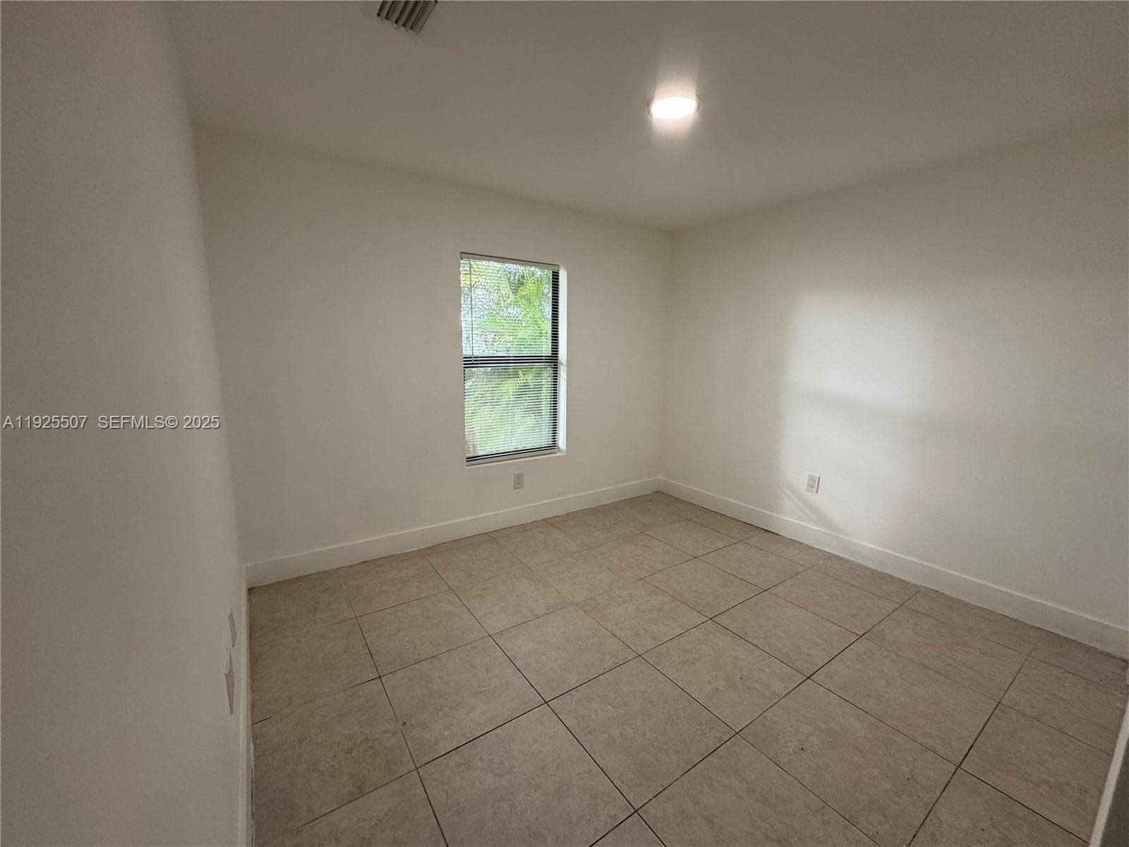 PEMDALE · #East in Hallandale Beach - Photo 4