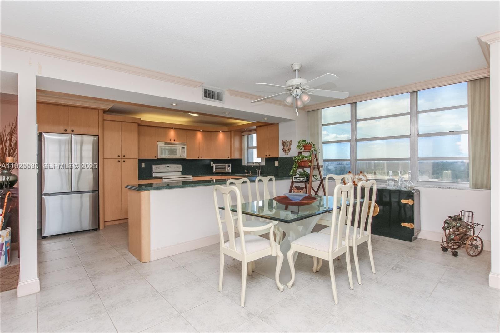 COMMODORE PLAZA CONDO · #901 in Aventura - Photo 6