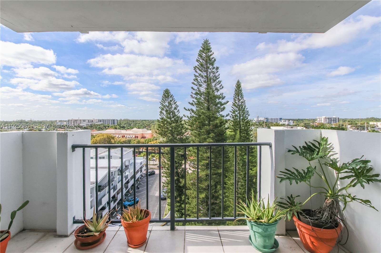COMMODORE PLAZA CONDO · #901 in Aventura - Photo 12