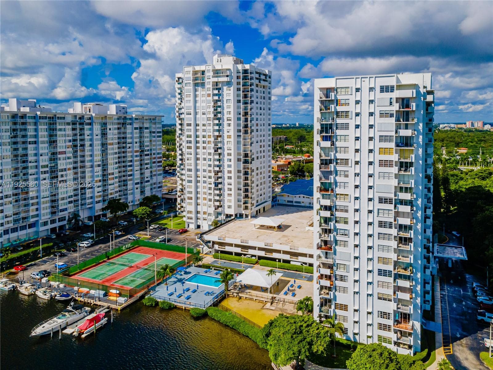 COMMODORE PLAZA CONDO · #901 in Aventura - Photo 33