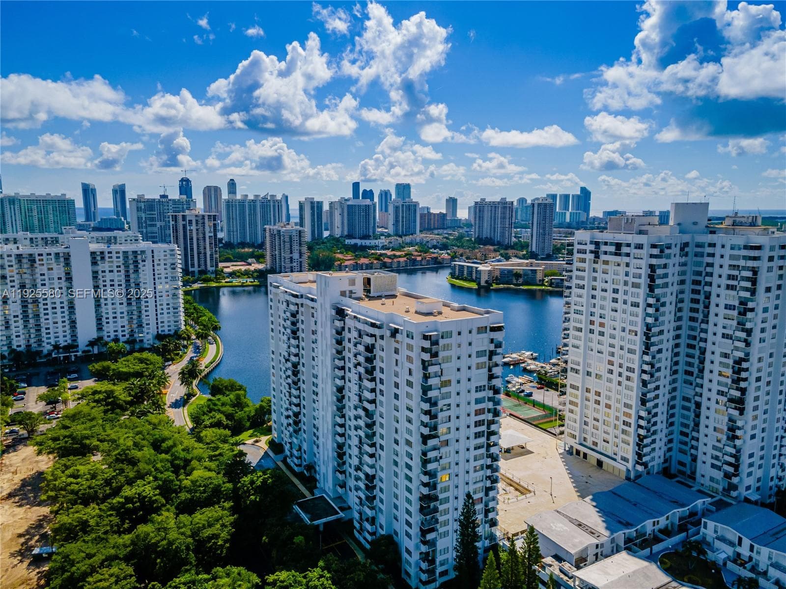 COMMODORE PLAZA CONDO · #901 in Aventura - Photo 31