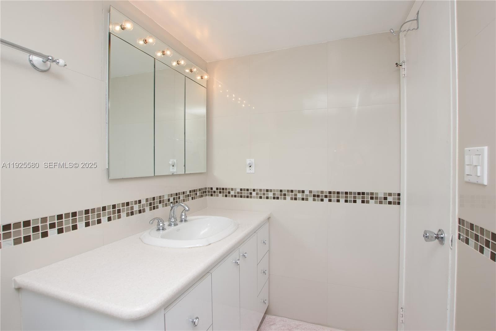 COMMODORE PLAZA CONDO · #901 in Aventura - Photo 29