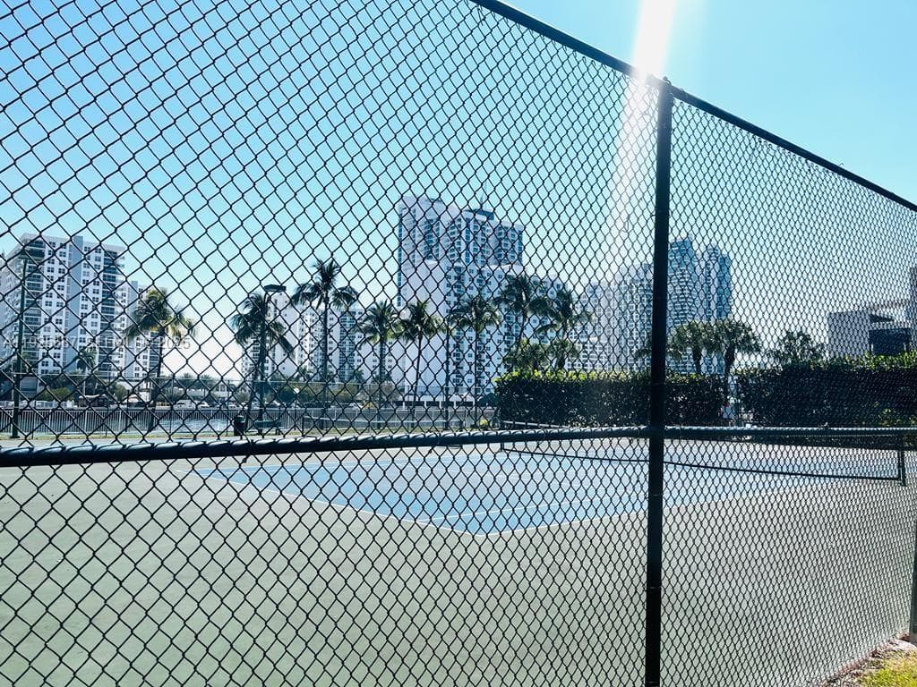 OCEANVIEW PARK CONDO · #605 in Hallandale Beach - Photo 2