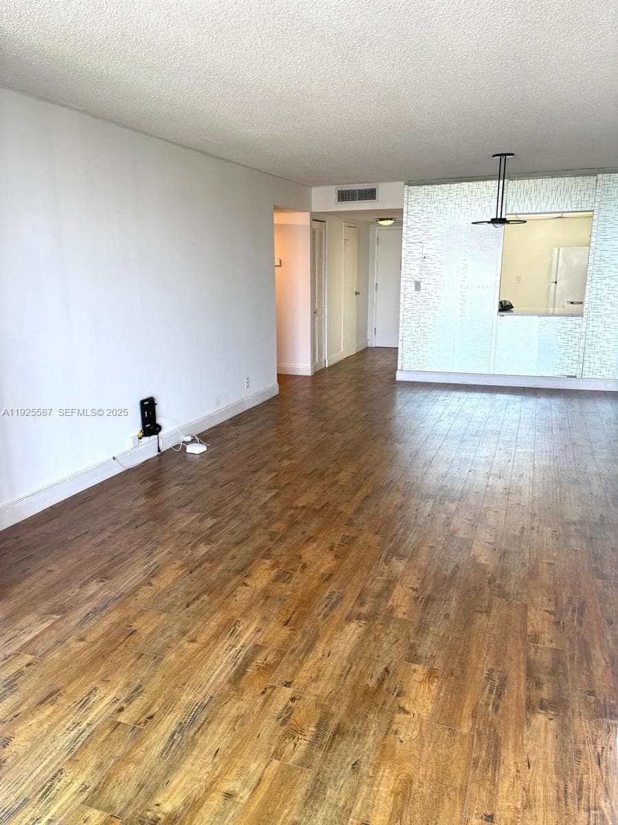 OCEANVIEW PARK CONDO · #605 in Hallandale Beach - Photo 9