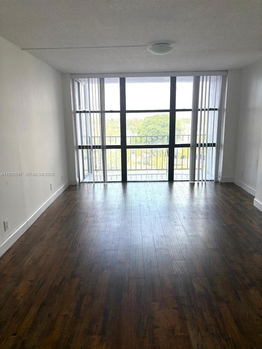 OCEANVIEW PARK CONDO · #605 in Hallandale Beach - Photo 11