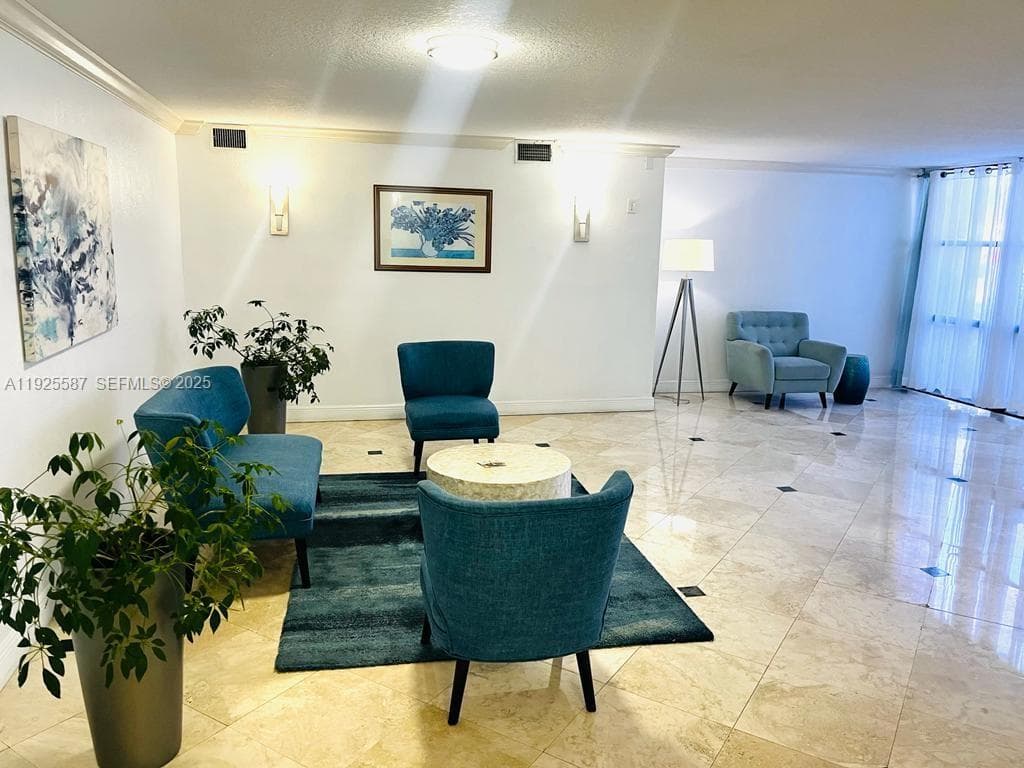 OCEANVIEW PARK CONDO · #605 in Hallandale Beach - Photo 8