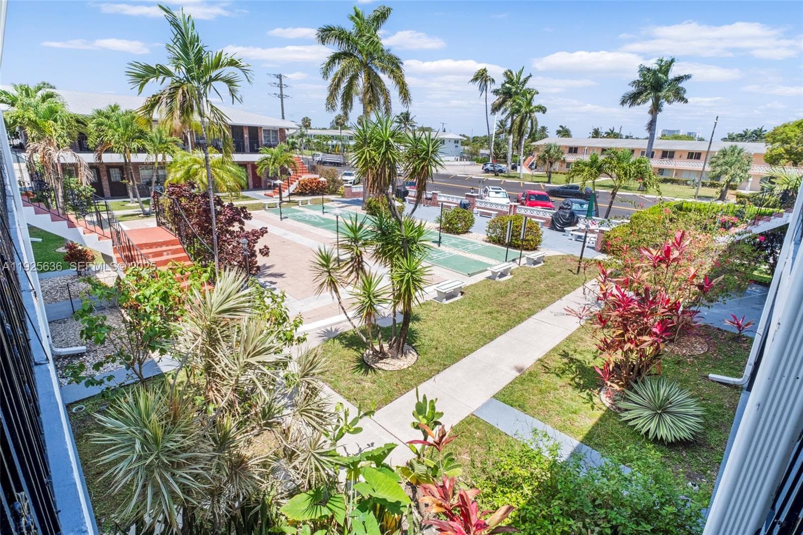 Colonial House · #210 in Hallandale Beach - Photo 12