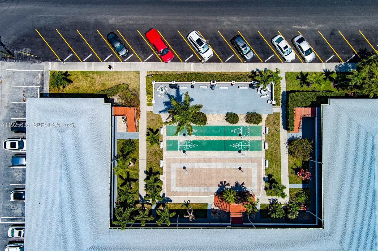 Colonial House · #210 in Hallandale Beach - Photo 22