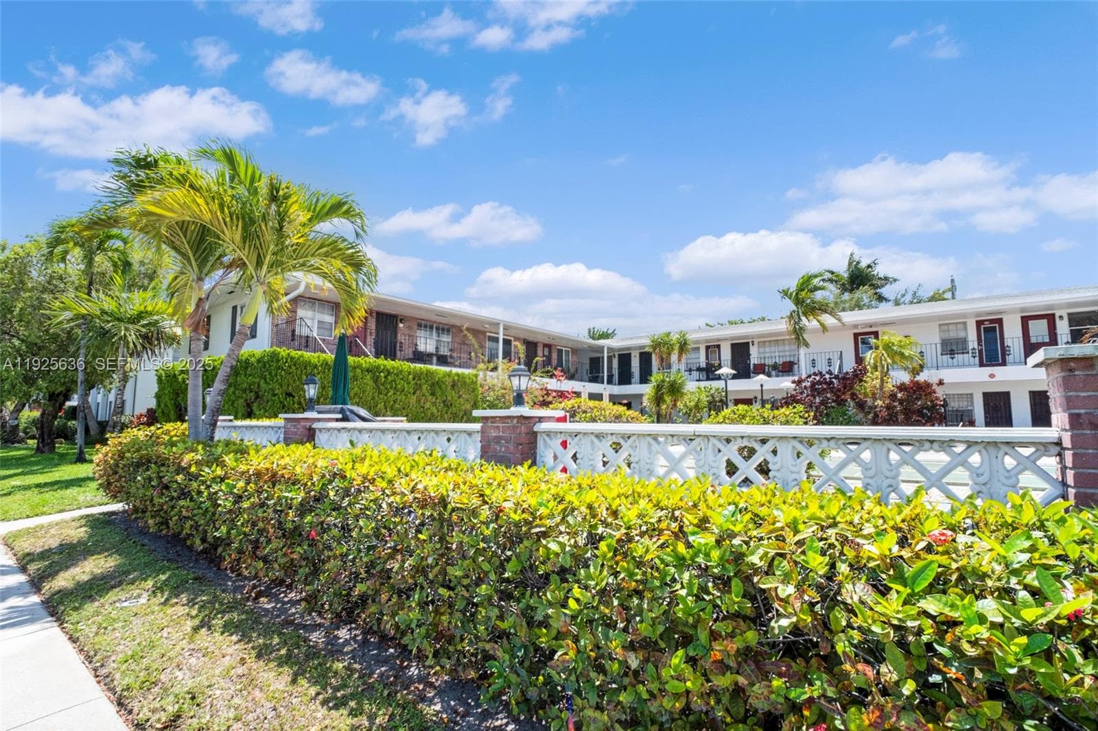 Colonial House · #210 in Hallandale Beach - Photo 14