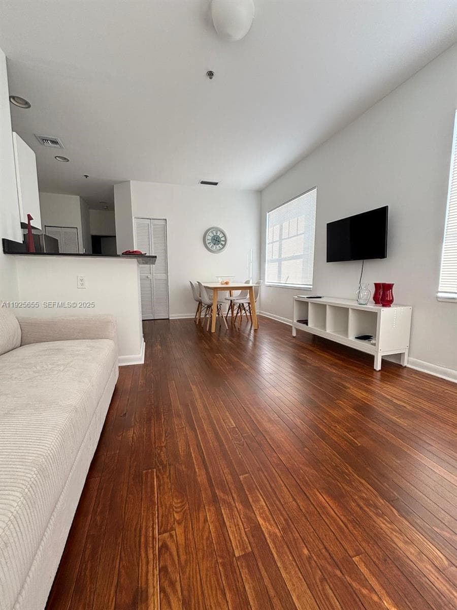 DORANN CONDO · #307 in Miami Beach - Photo 4