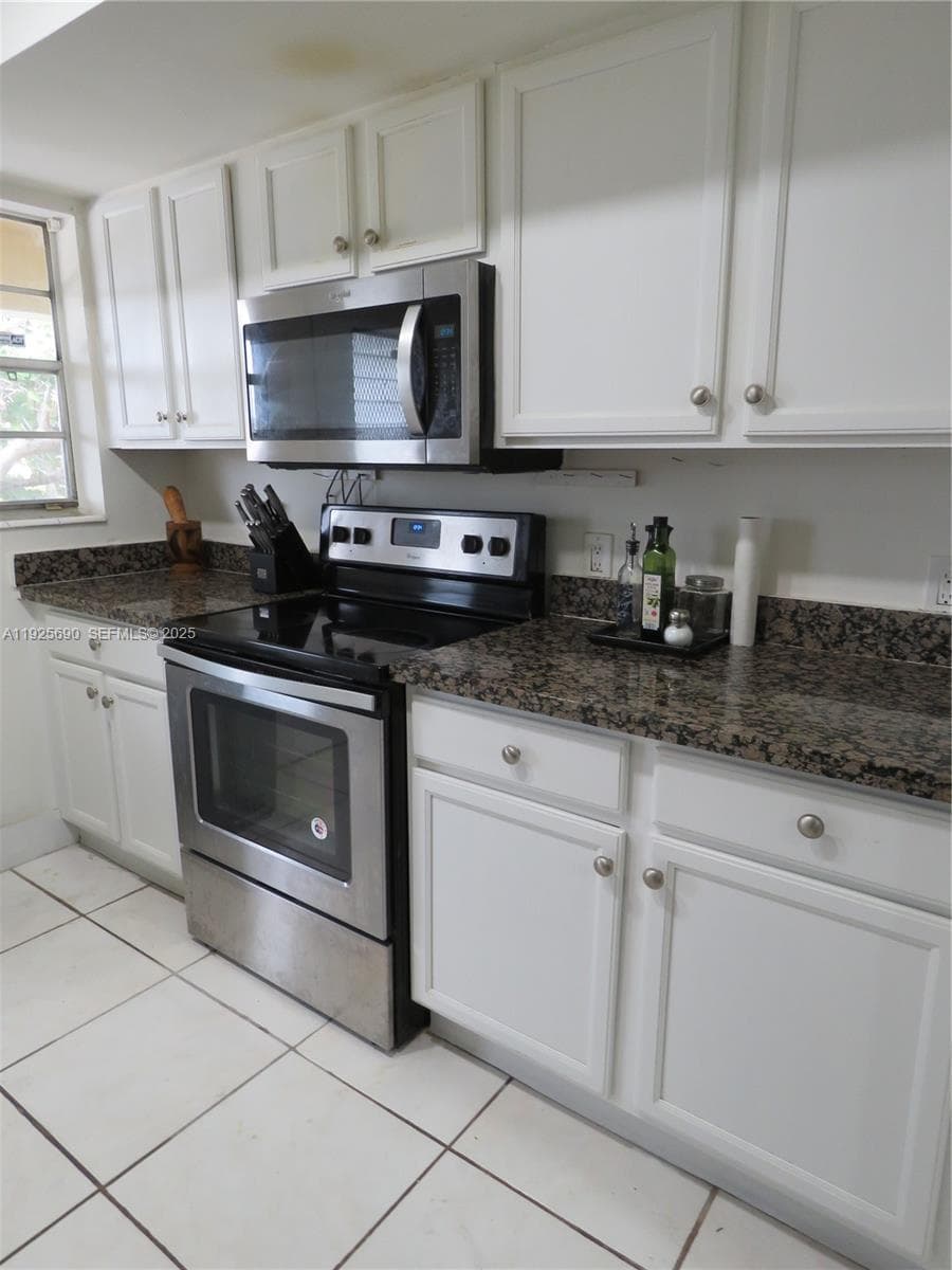 SUTTON HOUSE CONDO · #26 in North Miami - Photo 6