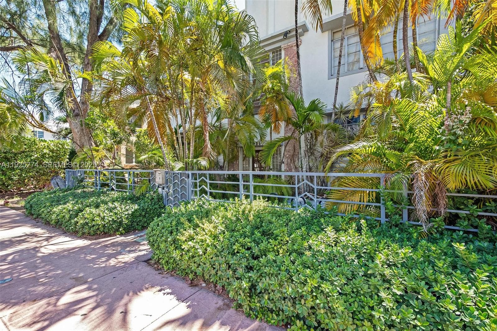 RESIDENCE 1611 CONDO · #8 in Miami Beach - Photo 16