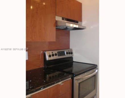 KEYSTONE TOWERS CONDO · #1010 in North Miami - Photo 2