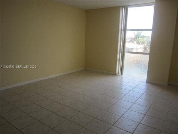 KEYSTONE TOWERS CONDO · #1010 in North Miami - Photo 3