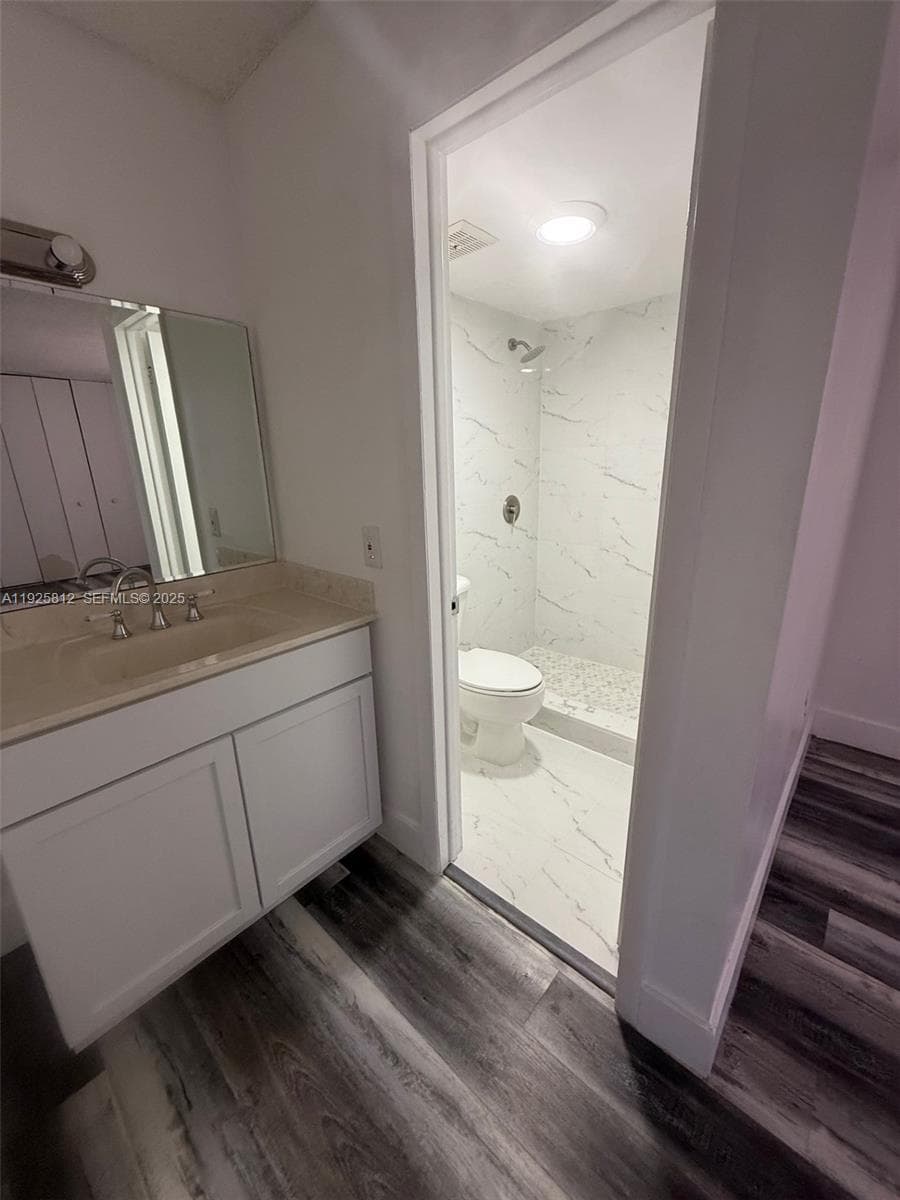 POINT SOUTH CONDO · #121 in Miami - Photo 5