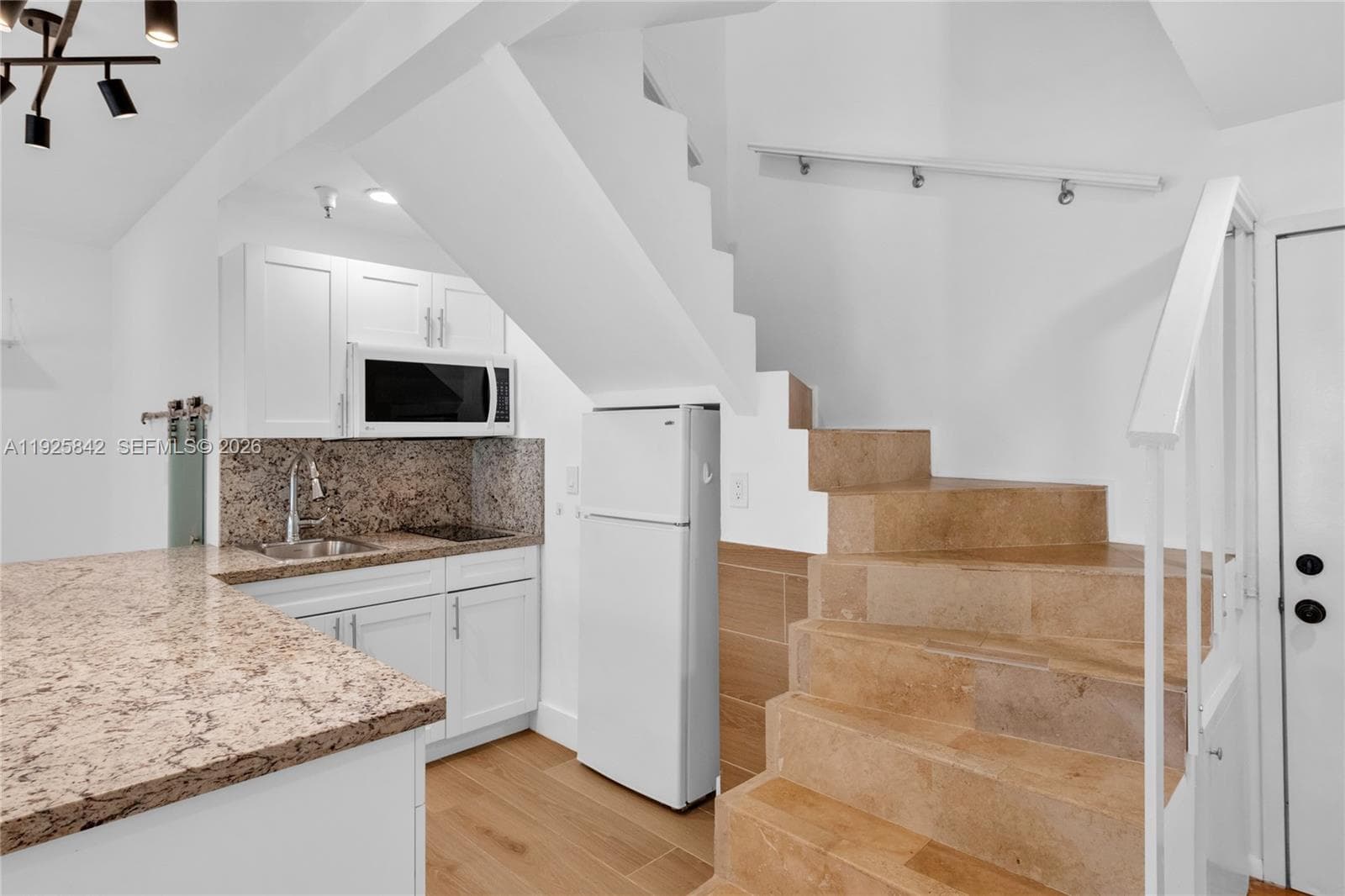 BRISTOL CONDO · #207 in Miami Beach - Photo 19