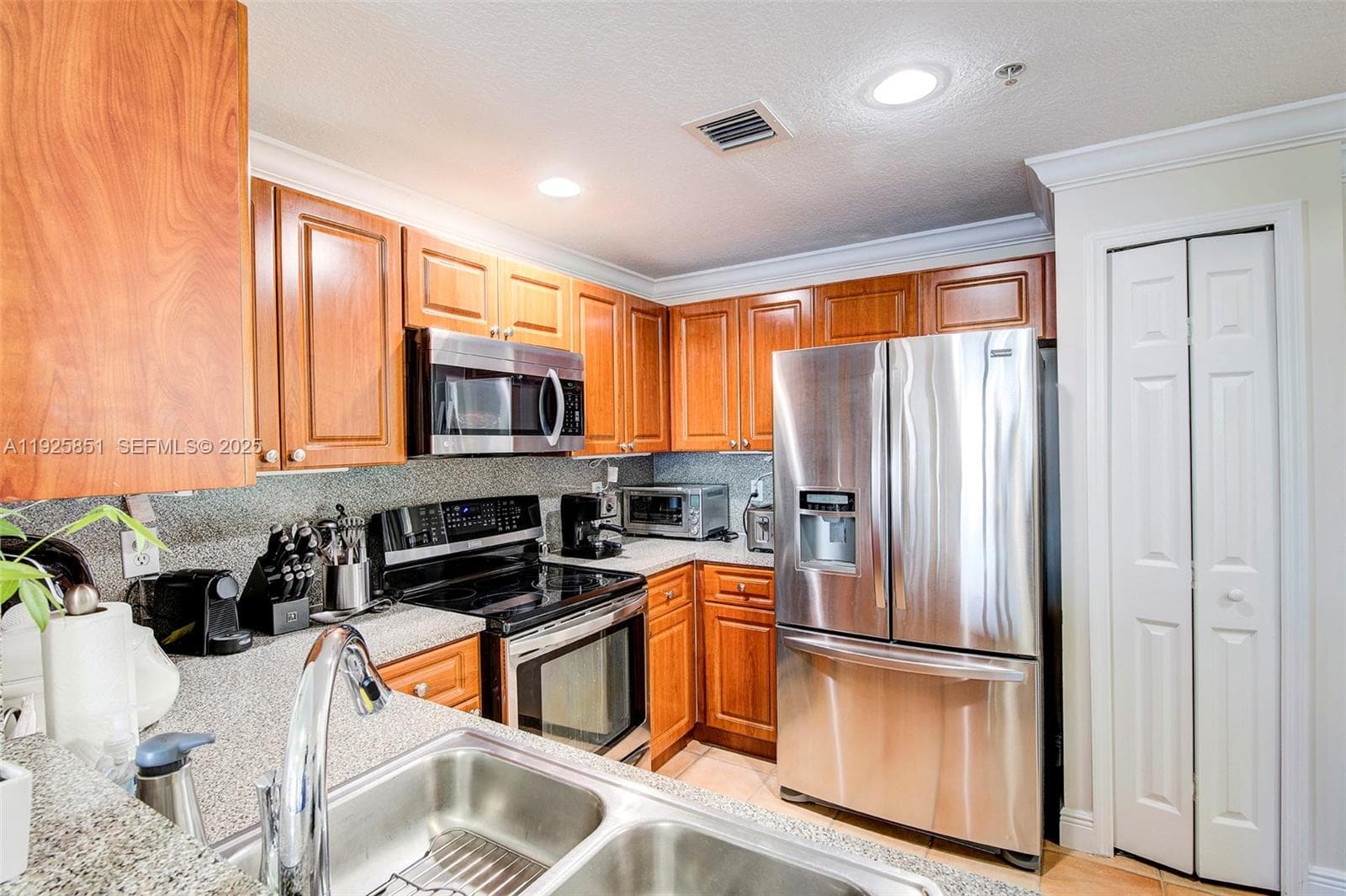 THE COURTS AT DORAL ISLES · #335 in Doral - Photo 14