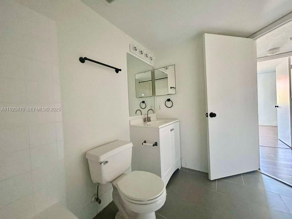 PINEHURST CLUB CONDO · #6-305 in Hollywood - Photo 16