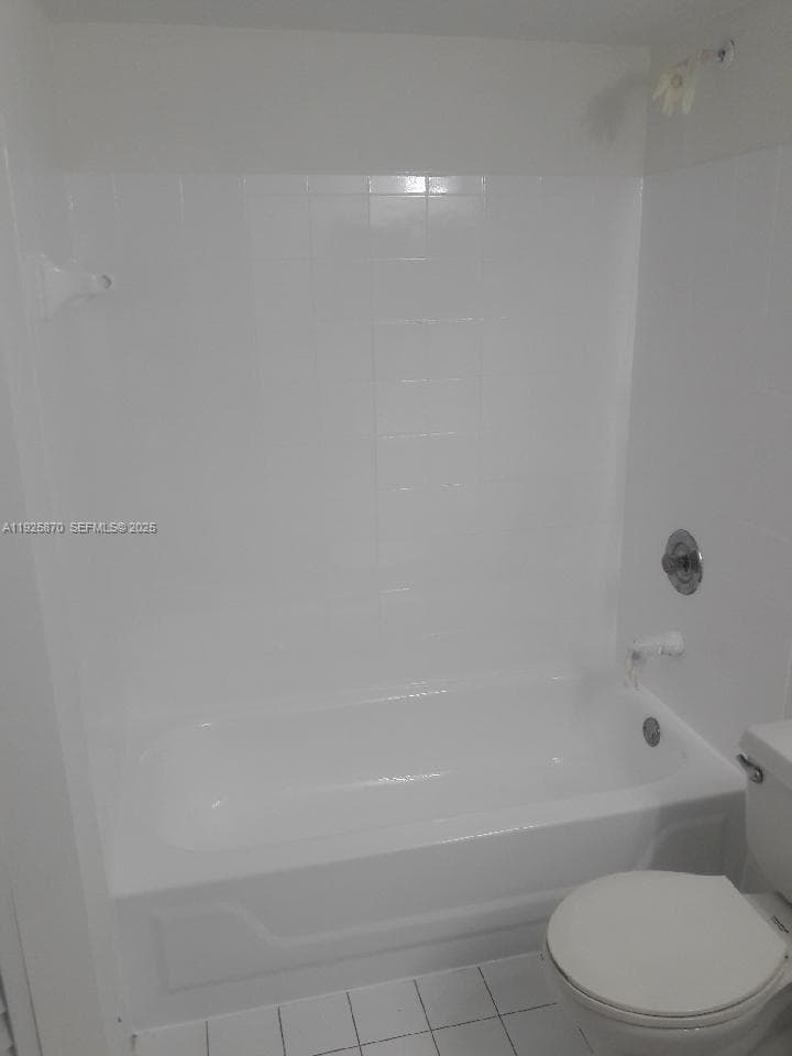 PINEHURST CLUB CONDO · #6-305 in Hollywood - Photo 15