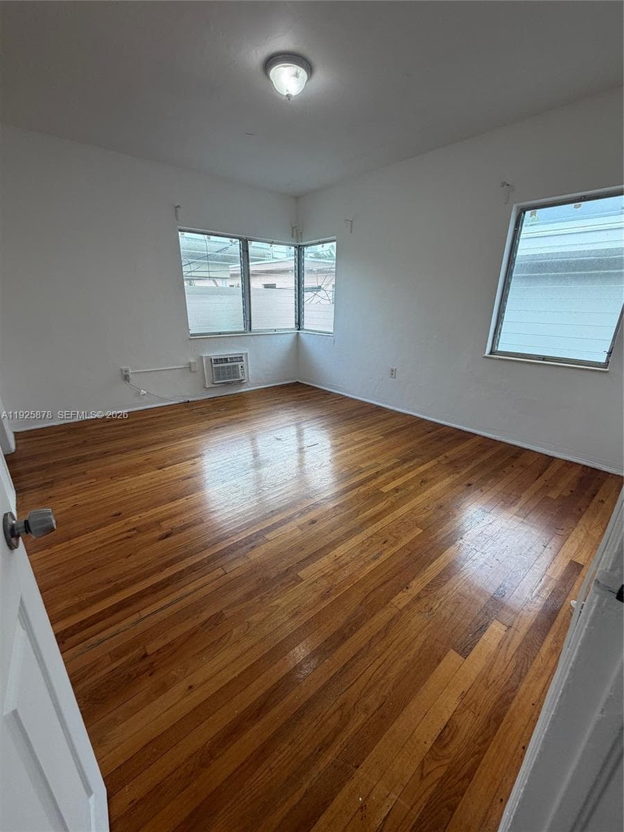 945 Bay Dr · #7 in Miami Beach - Photo 5